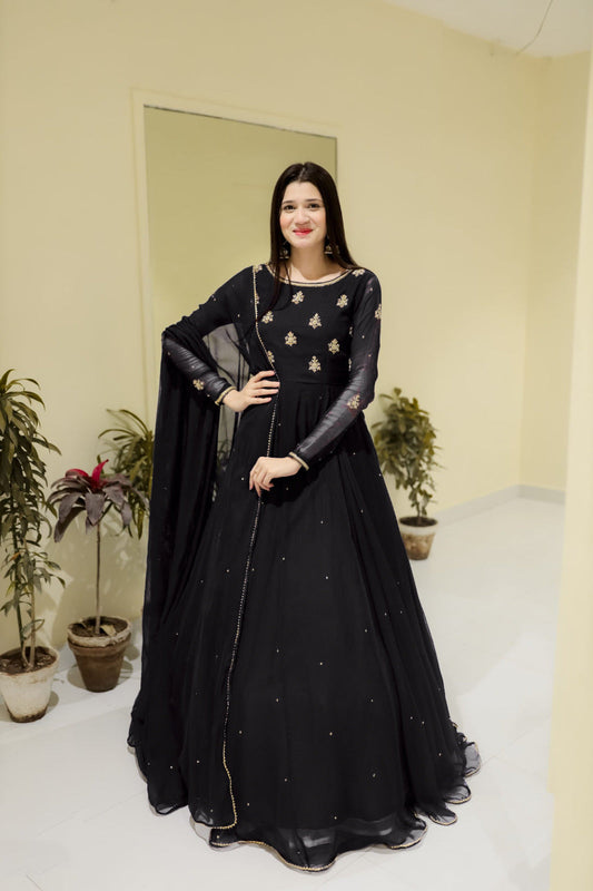 Neck &amp; Sleeves Sequence Embroidered with Lace and front &amp; Back Pearls Attached &nbsp;Maxi with Pearls Dupatta 3PCs
